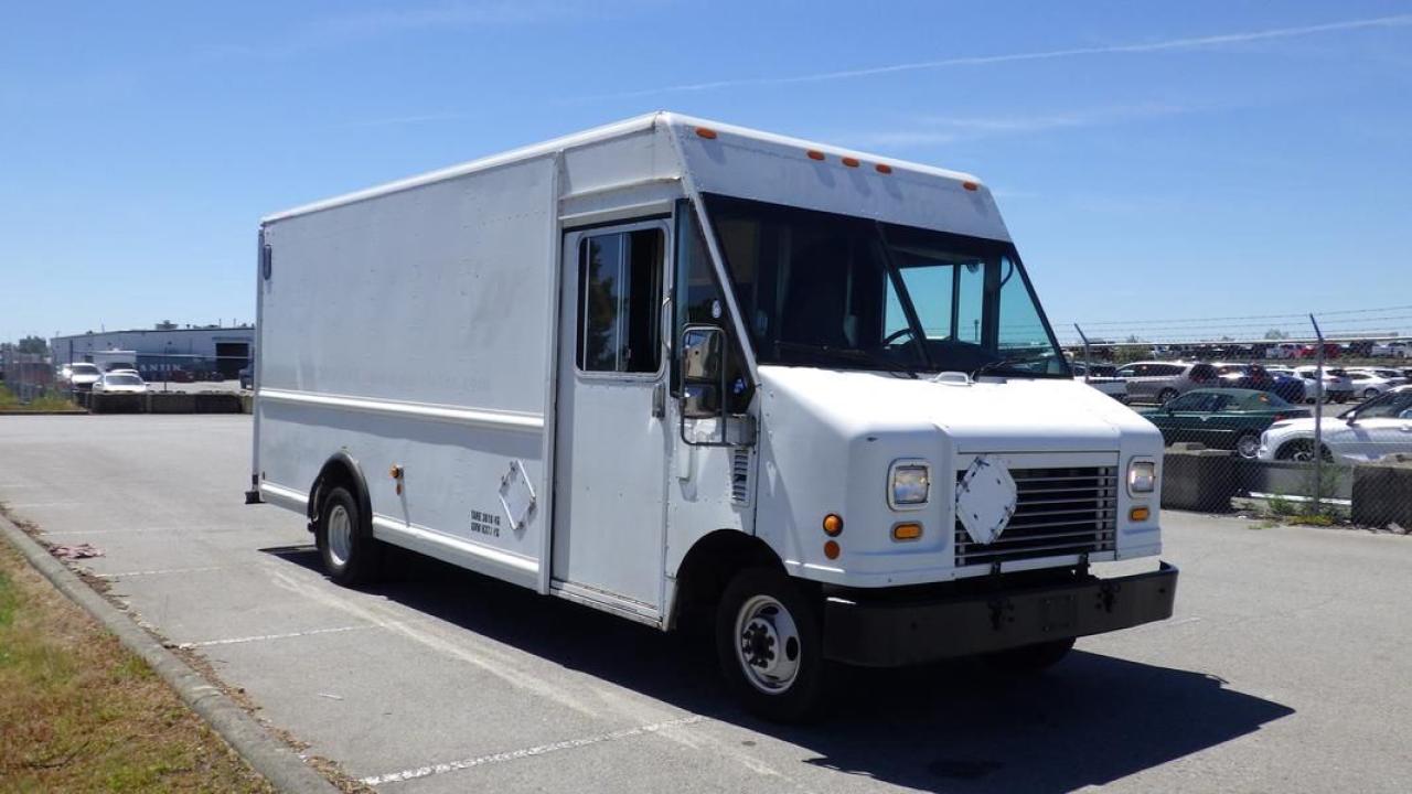 Used 2006 Ford Econoline E-450 16 Foot Cargo Step Van With Shelving for sale in Burnaby, BC