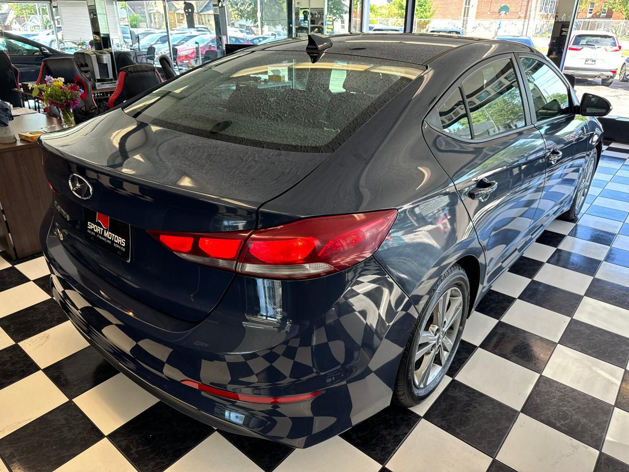 2017 Hyundai Elantra GL+New Tires+Brakes+Apple Play+Camera+CLEAN CARFAX - Photo #4