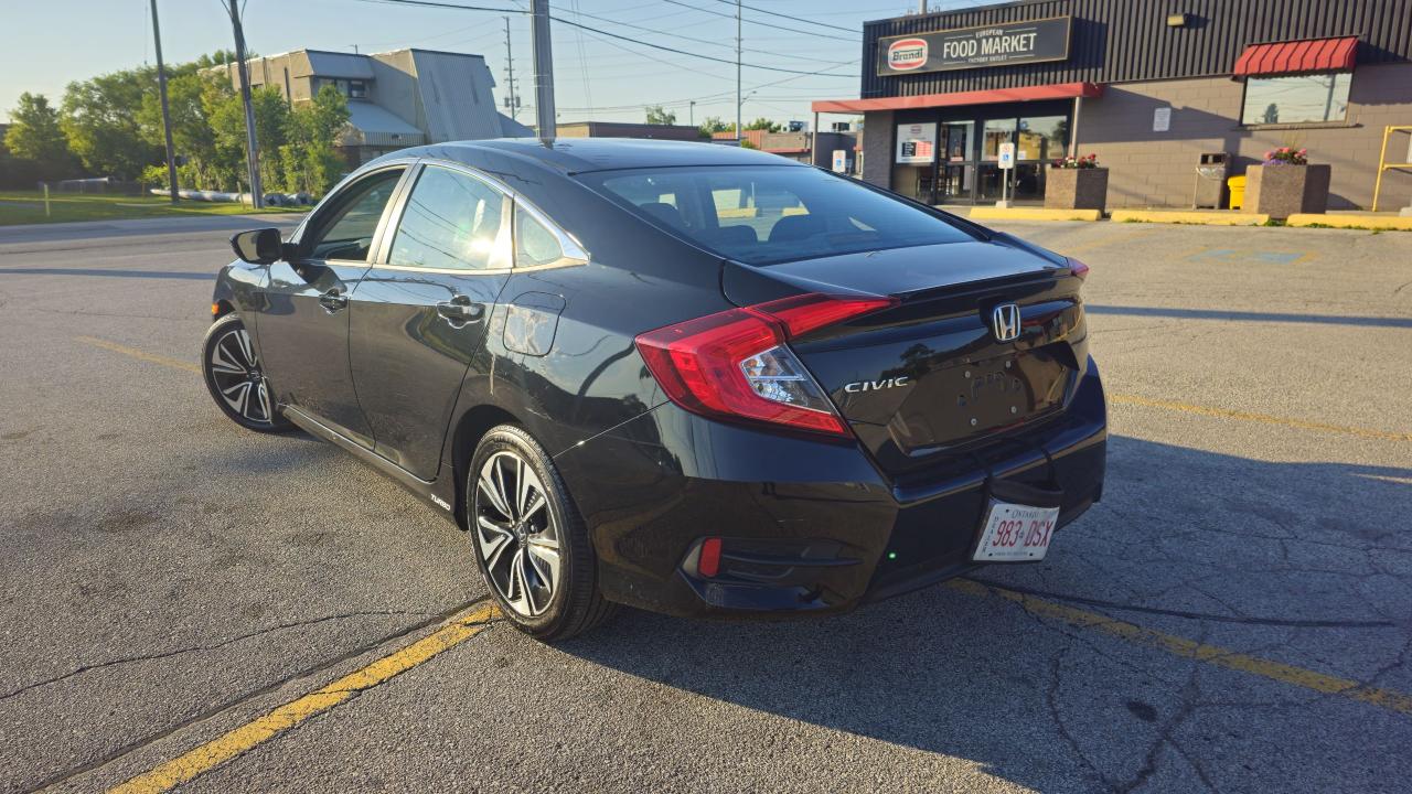 2018 Honda Civic EX-T Photo2