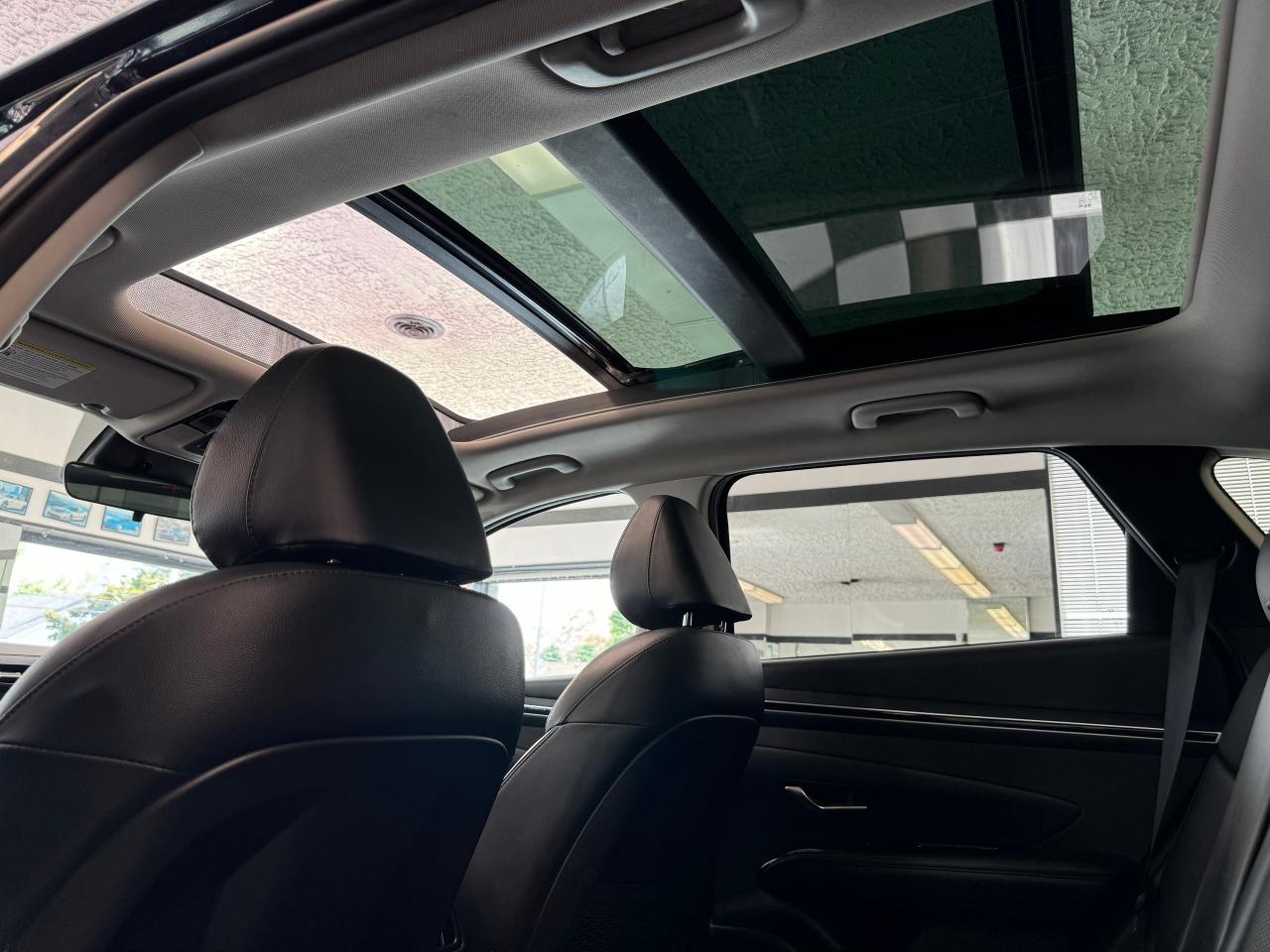 2022 Hyundai Tucson Preferred AWD w/Trend PKG+Roof+Leather+CLEANCARFAX - Photo #3