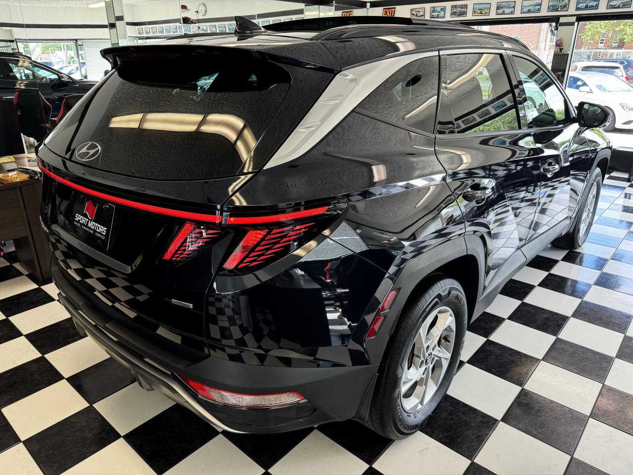 2022 Hyundai Tucson Preferred AWD w/Trend PKG+Roof+Leather+CLEANCARFAX - Photo #7