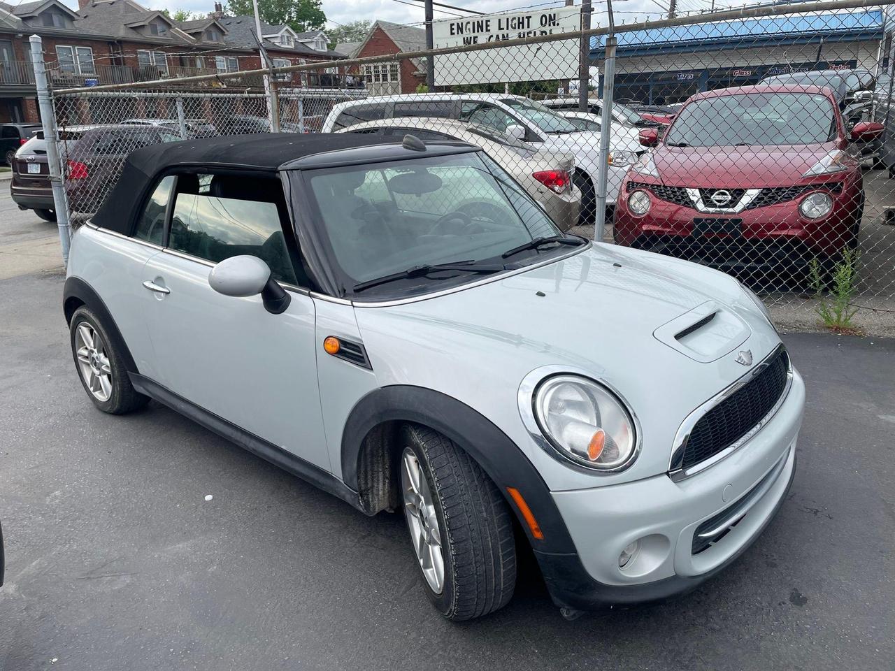 2012 MINI Cooper Convertible *CONVERTIBLE, LEATHER HEATED SEATS, SAFETY* Photo2