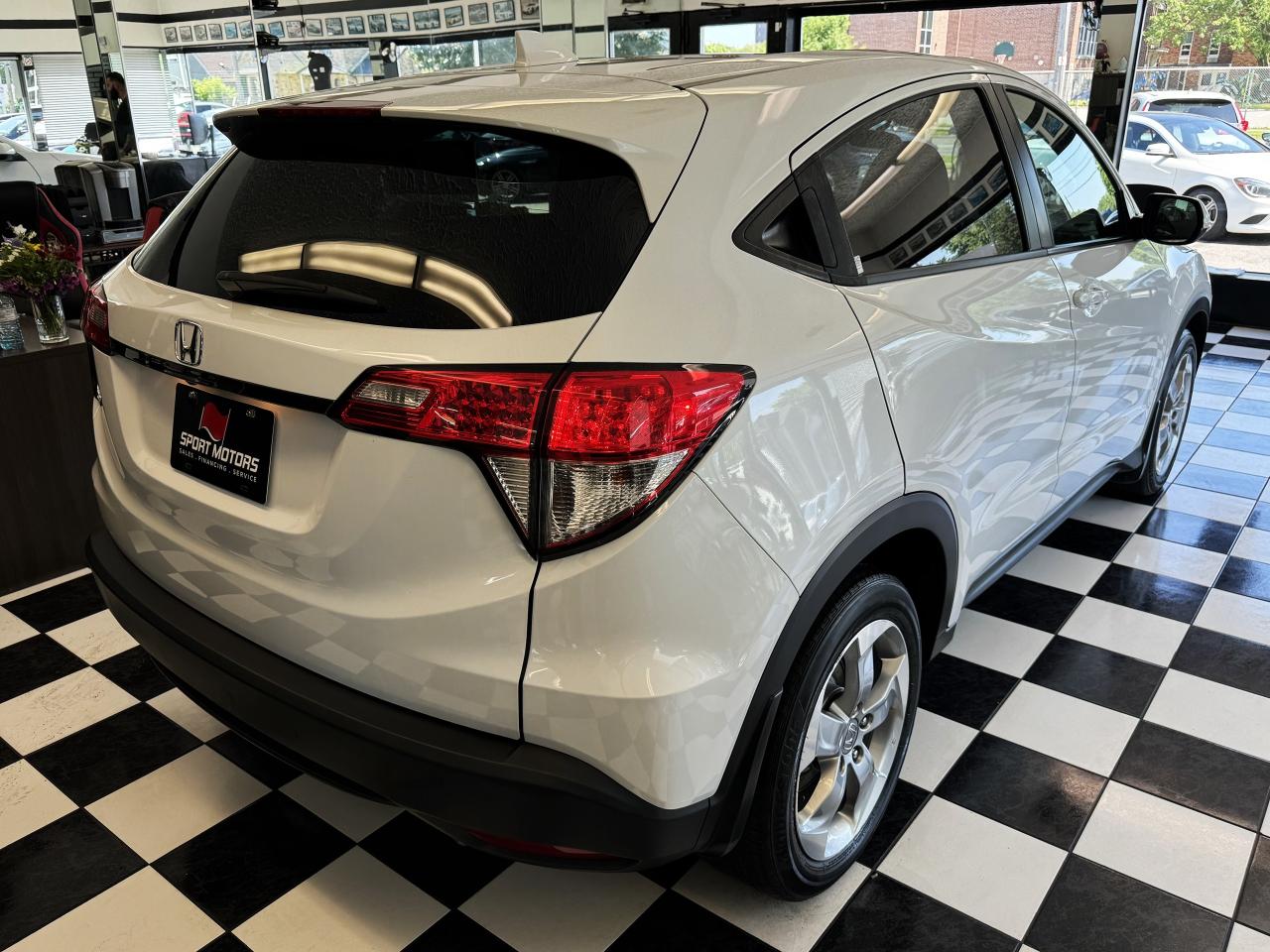 2019 Honda HR-V LX+New Brakes+Adaptive Cruise+LaneKeep+CleanCarfax - Photo #6