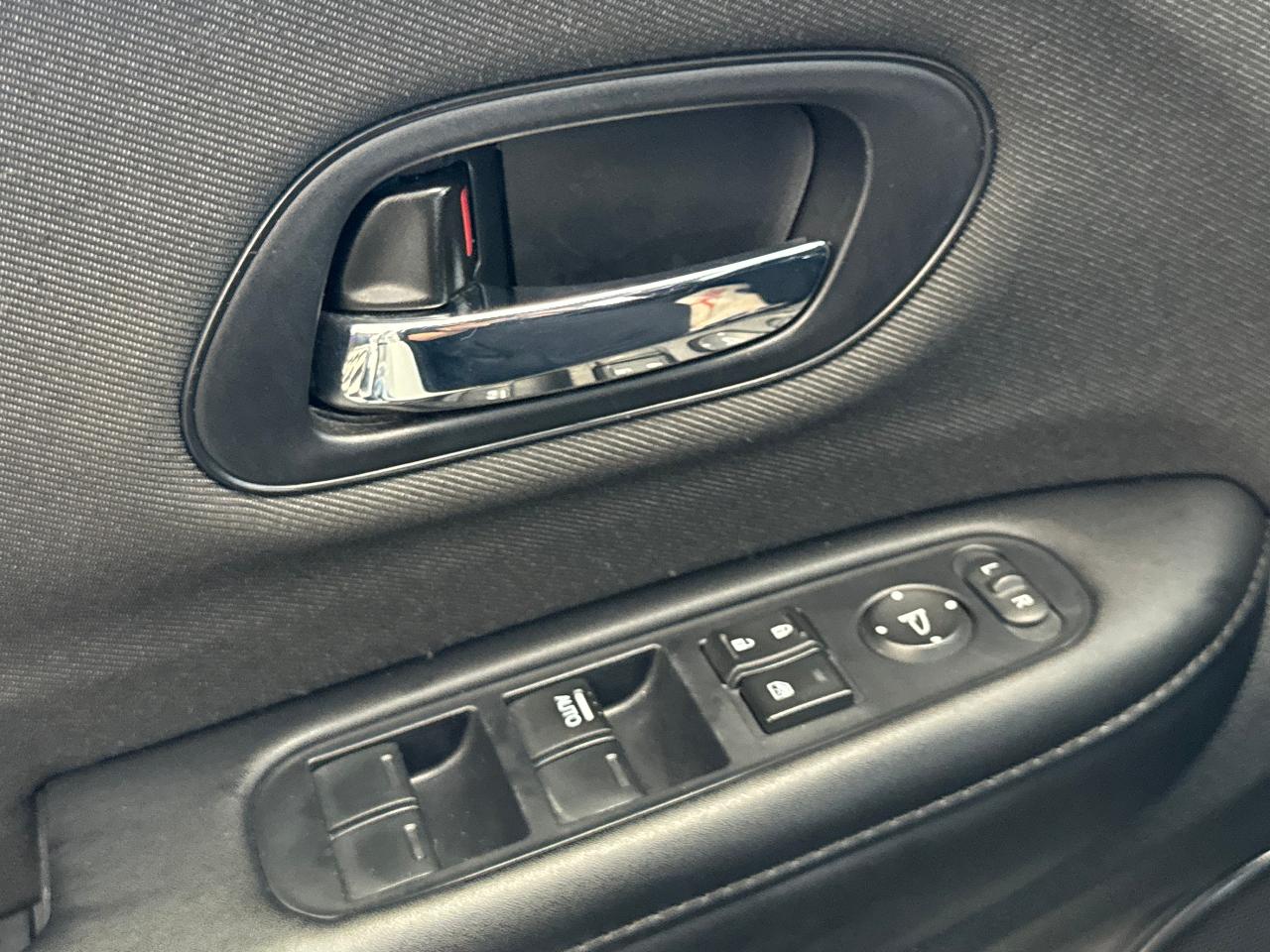 2019 Honda HR-V LX+New Brakes+Adaptive Cruise+LaneKeep+CleanCarfax - Photo #54