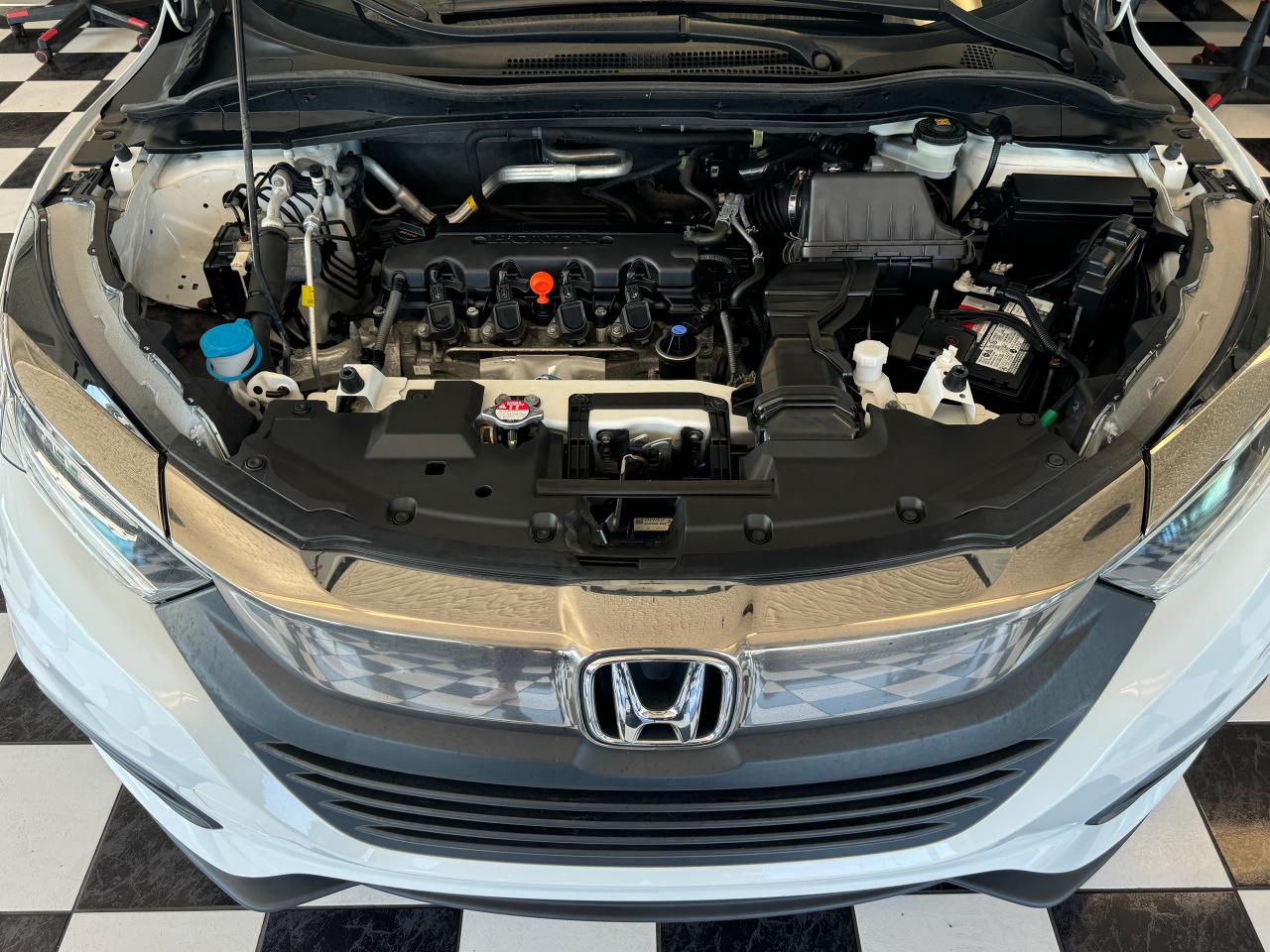 2019 Honda HR-V LX+New Brakes+Adaptive Cruise+LaneKeep+CleanCarfax - Photo #9