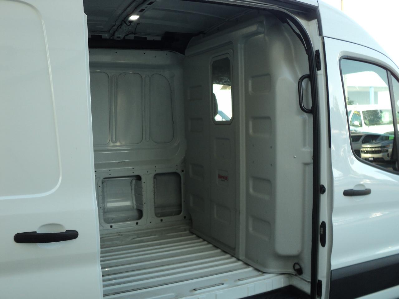 2022 Ford Transit T-250 CargoVan130"WB Med Roof3.5L6cyl 9070GVWR RWD - Photo #27