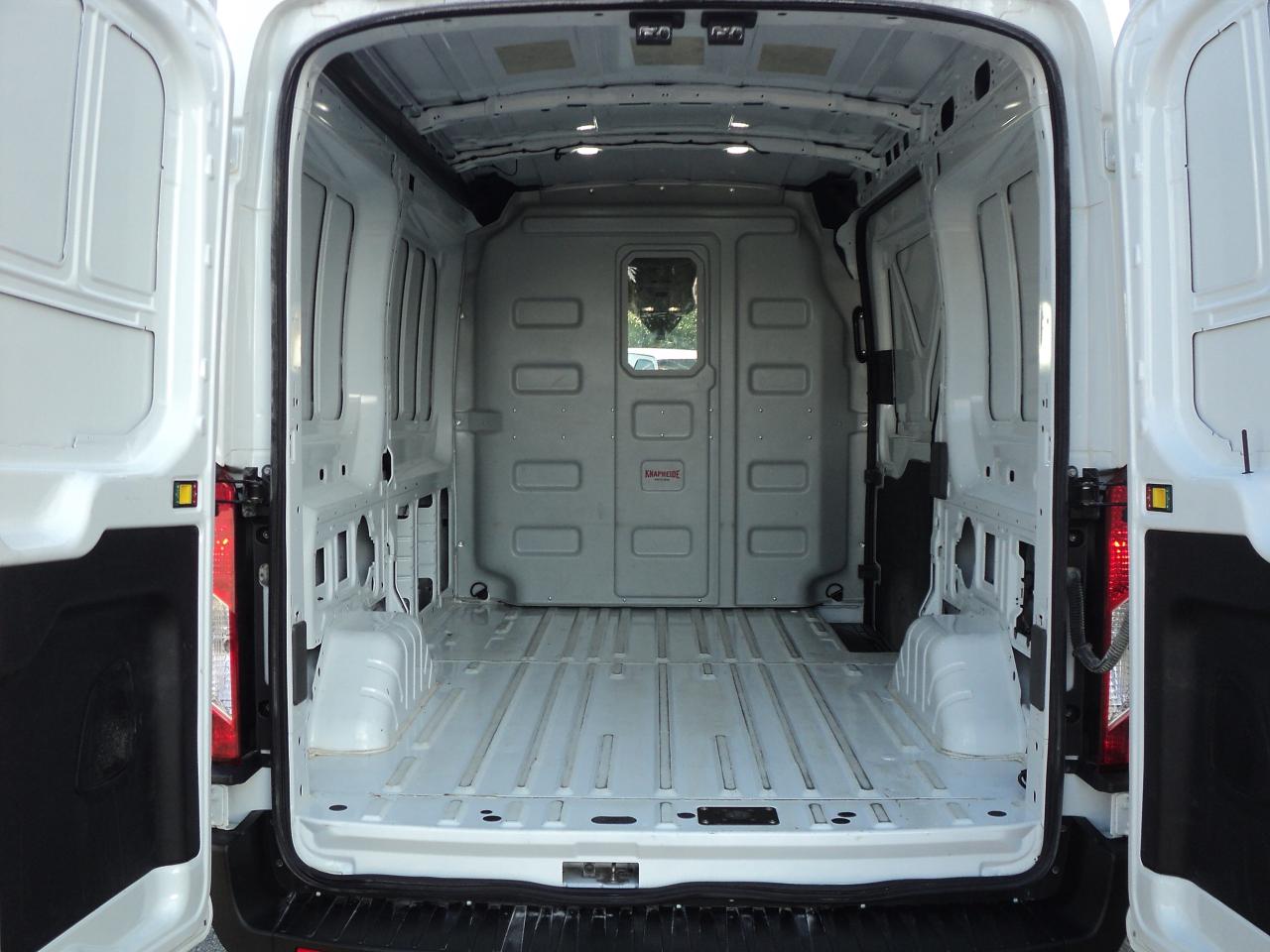 2022 Ford Transit T-250 CargoVan130"WB Med Roof3.5L6cyl 9070GVWR RWD - Photo #21