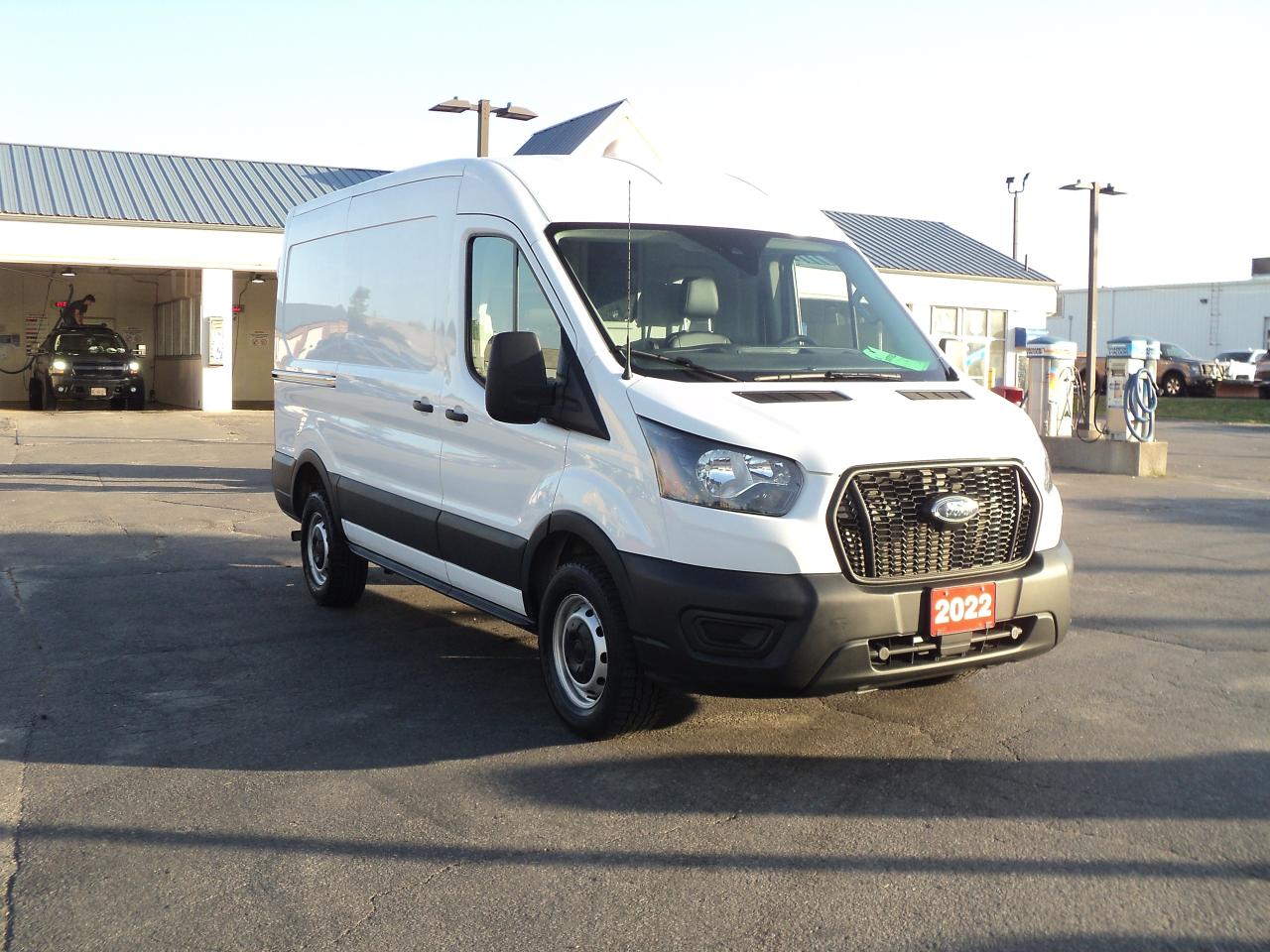 2022 Ford Transit T-250 CargoVan130"WB Med Roof3.5L6cyl 9070GVWR RWD - Photo #5