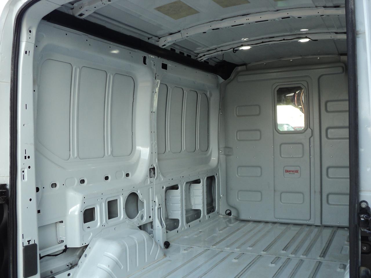 2022 Ford Transit T-250 CargoVan130"WB Med Roof3.5L6cyl 9070GVWR RWD - Photo #24