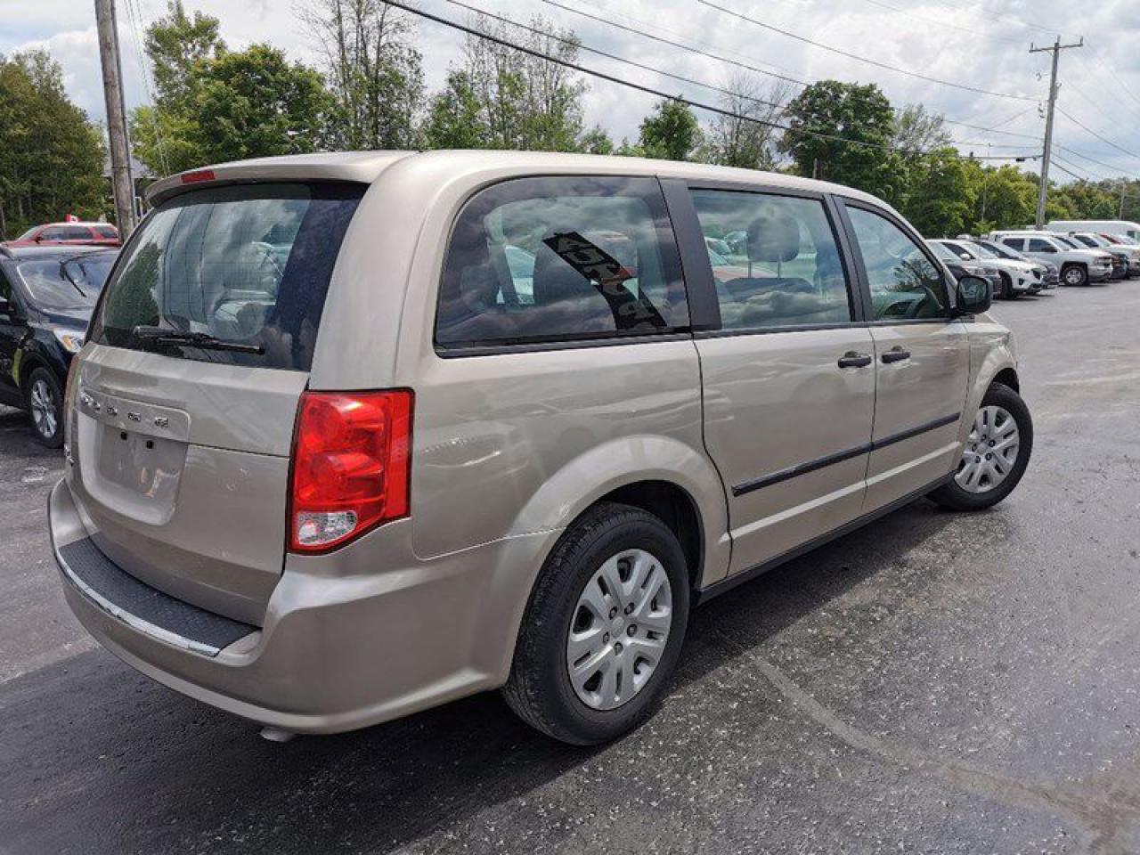 2016 Dodge Grand Caravan SE - Photo #5