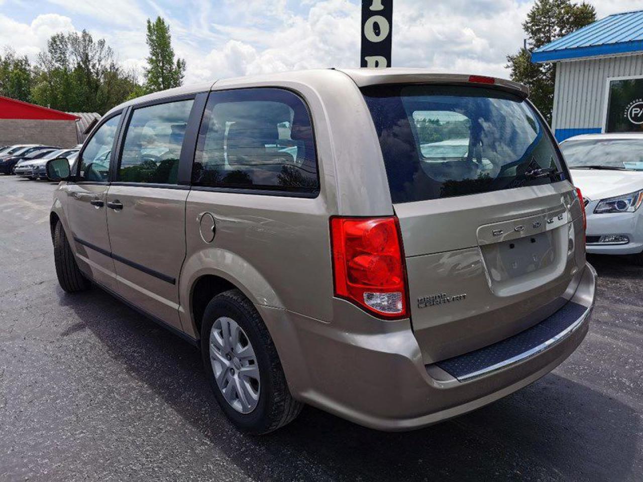 2016 Dodge Grand Caravan SE - Photo #3