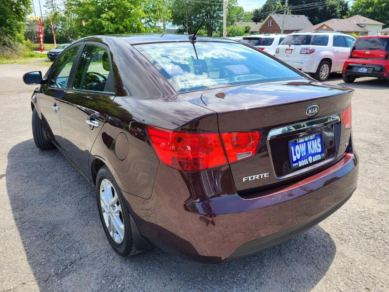 2011 Kia Forte EX Photo2