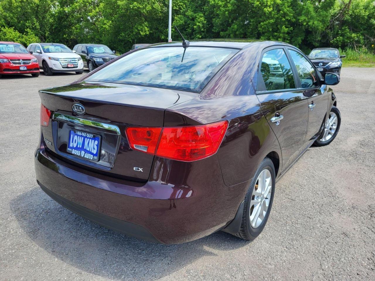 2011 Kia Forte EX Photo4