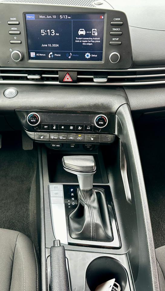 2022 Hyundai Elantra Preferred IVT w/Sun & Tech Package Photo