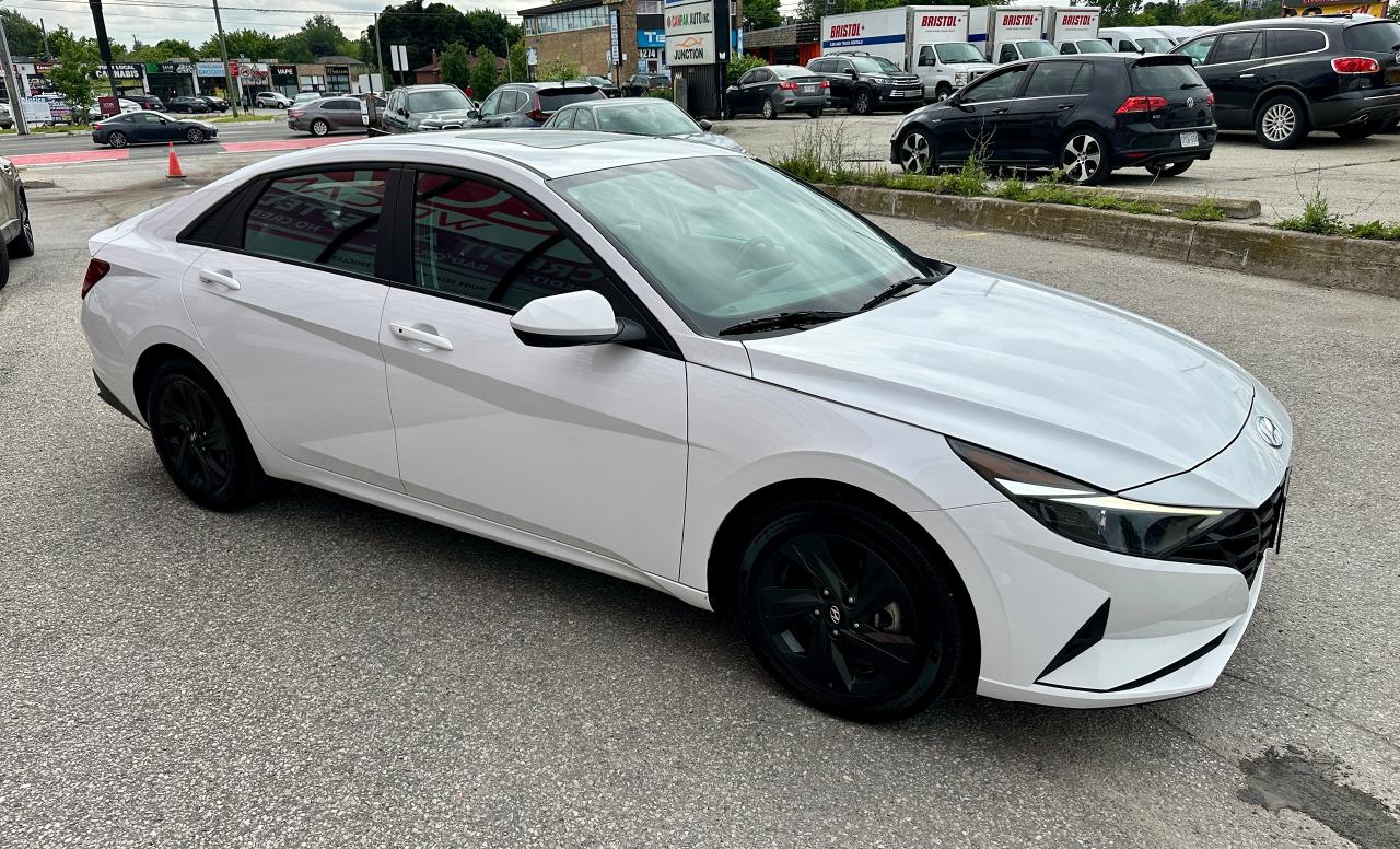 2022 Hyundai Elantra Preferred IVT w/Sun & Tech Package Photo