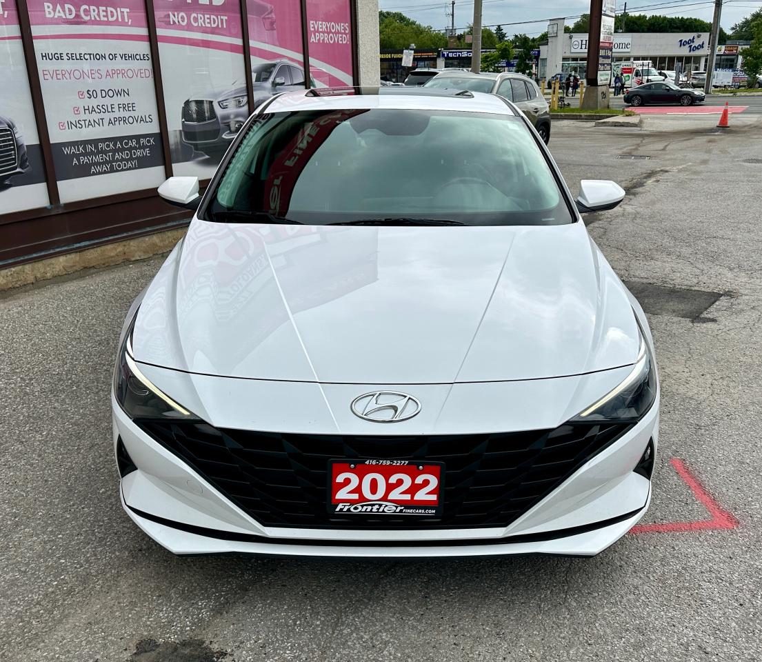 2022 Hyundai Elantra Preferred IVT w/Sun & Tech Package Photo2