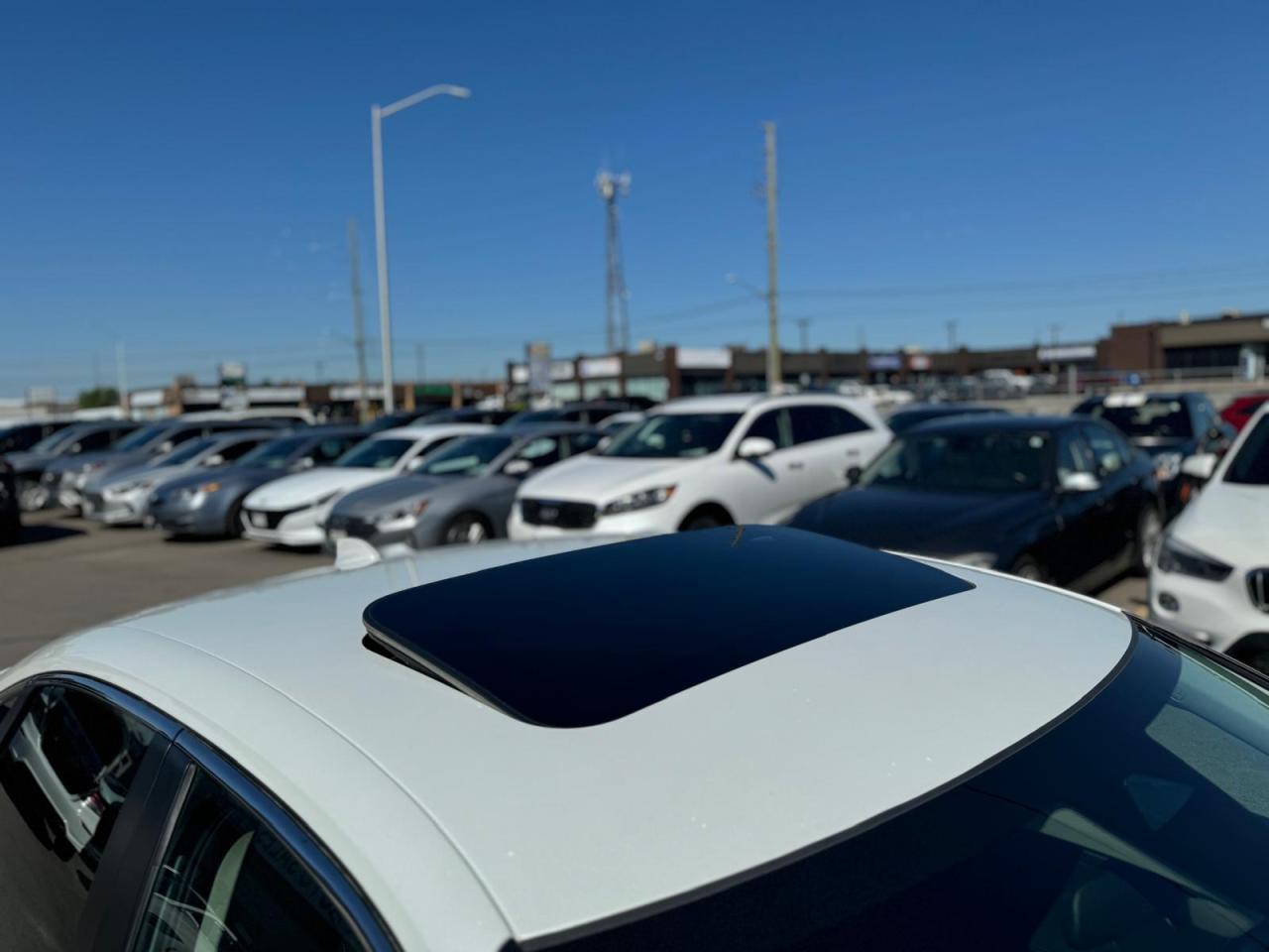 2022 Honda Civic AUTO NO ACCIDENT BLUETOOTH LANE KEEP BLINDSPOT Photo3