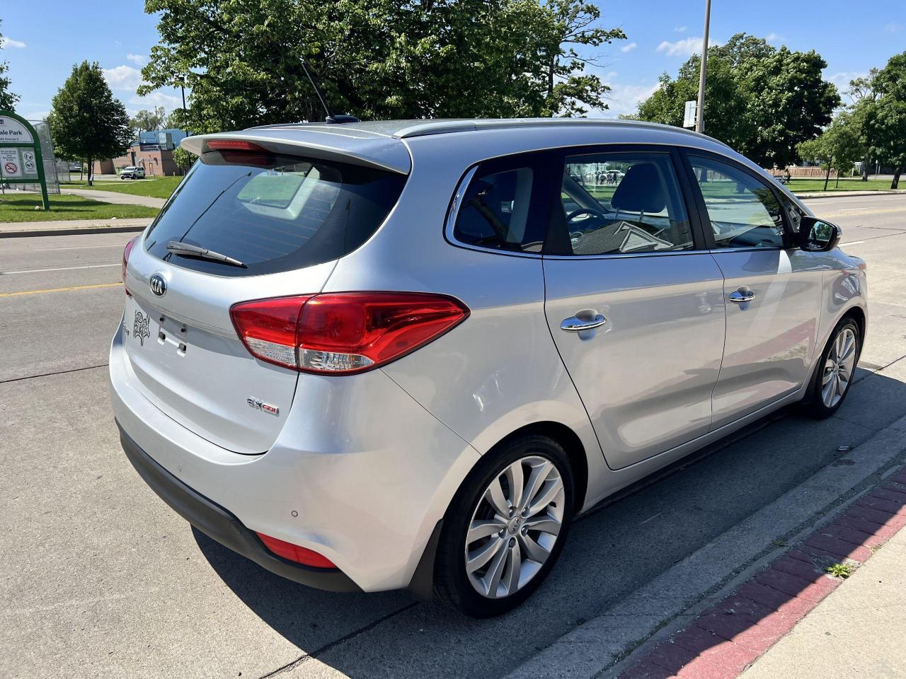 2016 Kia Rondo 4dr Wgn Auto EX - Photo #9
