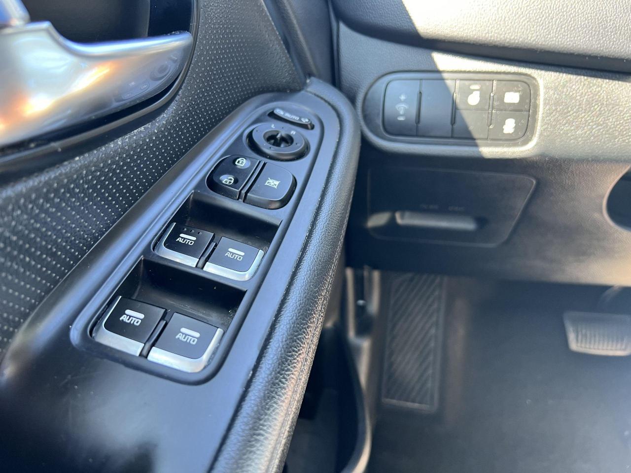 2016 Kia Rondo 4dr Wgn Auto EX - Photo #28