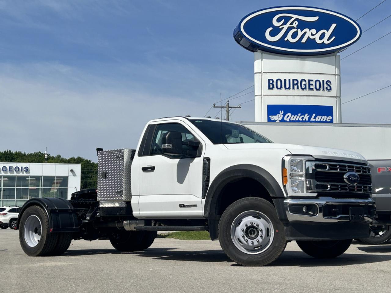 New 2023 Ford F-600 Super Duty DRW XL  *TOY HAULER, 6.7L DEISEL, 4.2