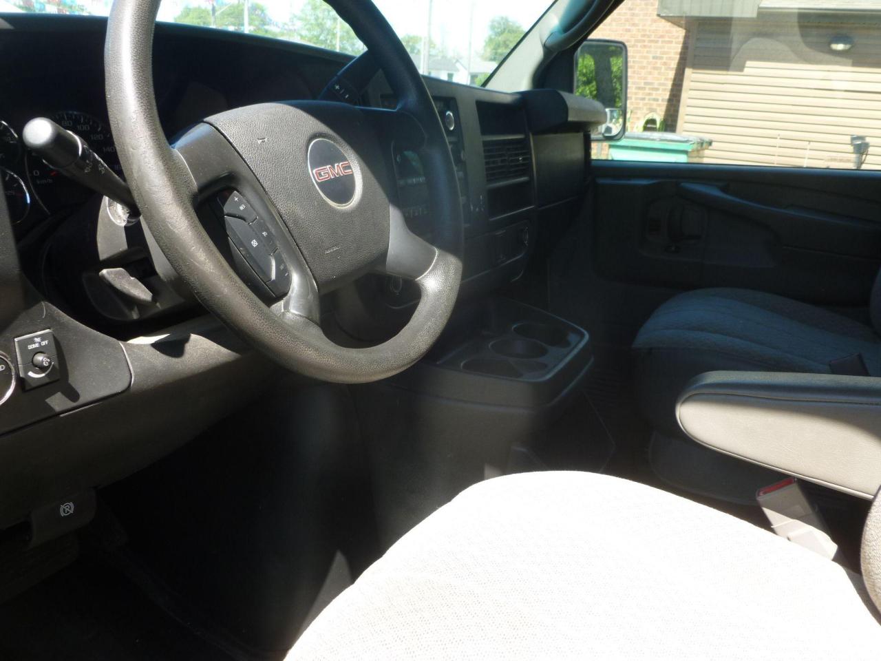 2015 GMC Savana  - Photo #6
