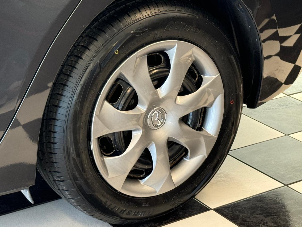 2015 Mazda MAZDA3 GS+New Tires+Camera+CLEAN CARFAX - Photo #52