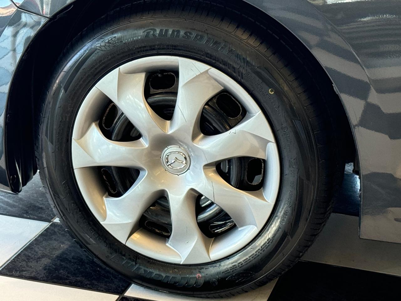 2015 Mazda MAZDA3 GS+New Tires+Camera+CLEAN CARFAX - Photo #51