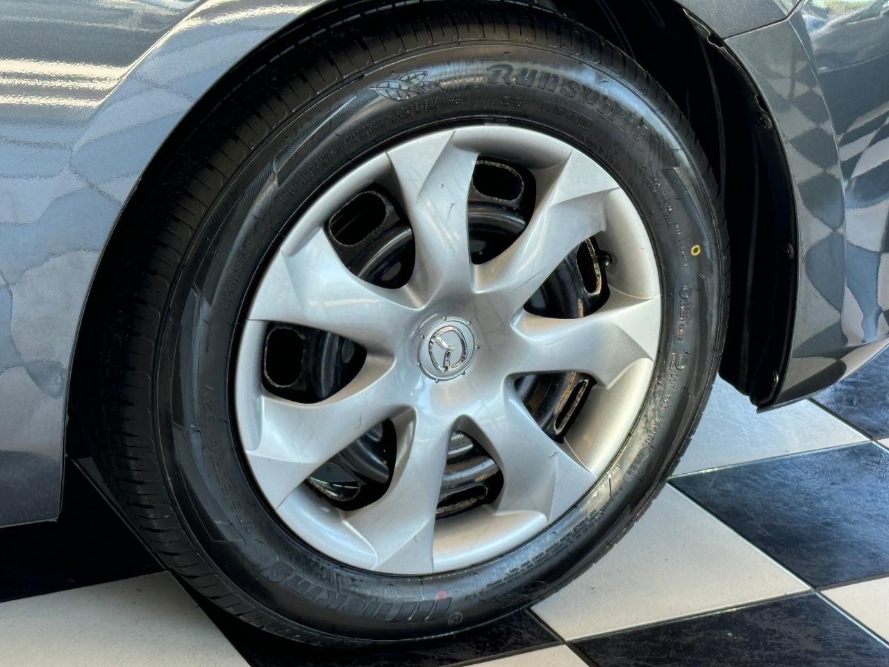2015 Mazda MAZDA3 GS+New Tires+Camera+CLEAN CARFAX Photo117