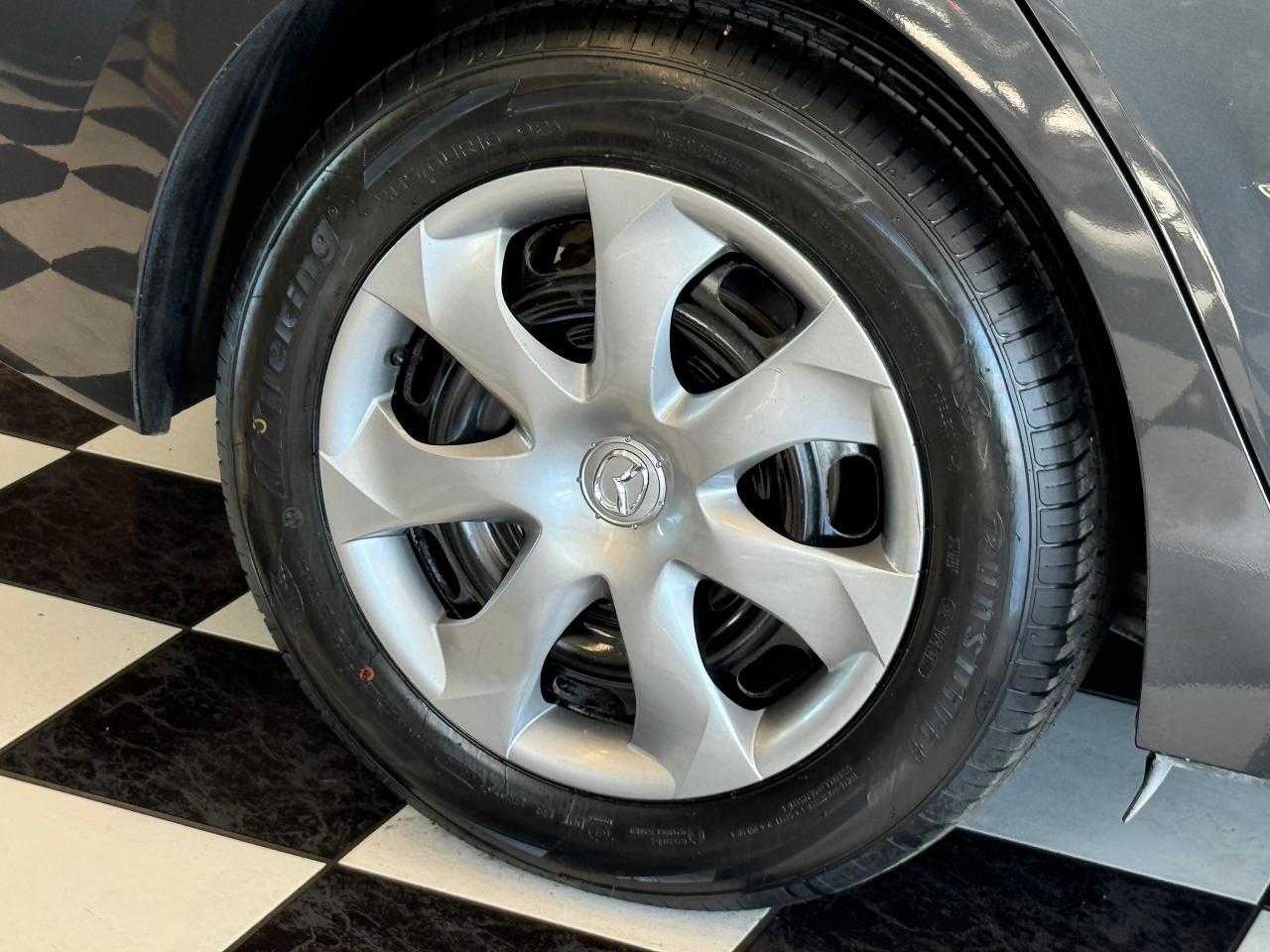 2015 Mazda MAZDA3 GS+New Tires+Camera+CLEAN CARFAX Photo116