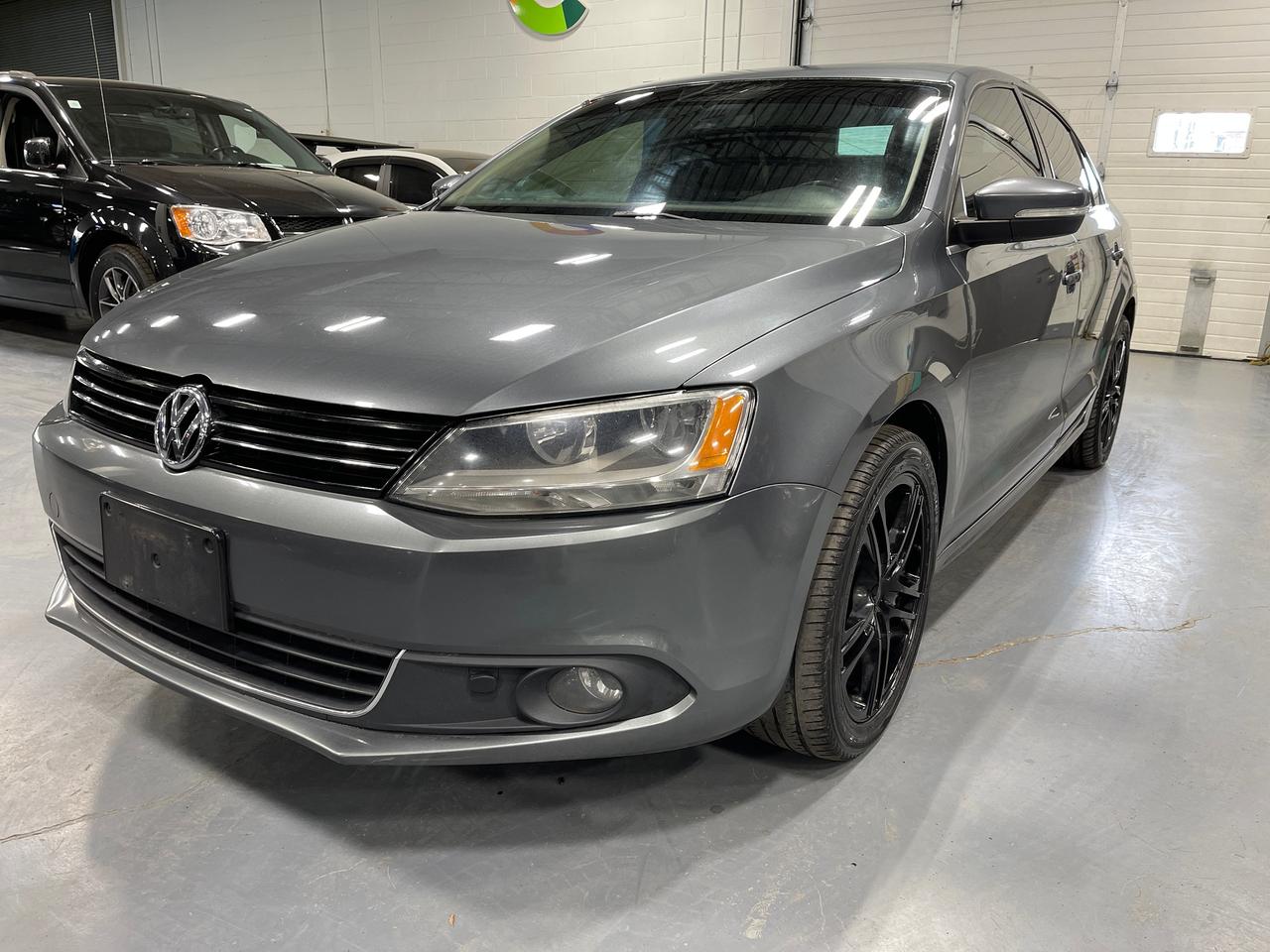 2013 Volkswagen Jetta 4dr 2.0T TDI DSG Highline - Photo #1