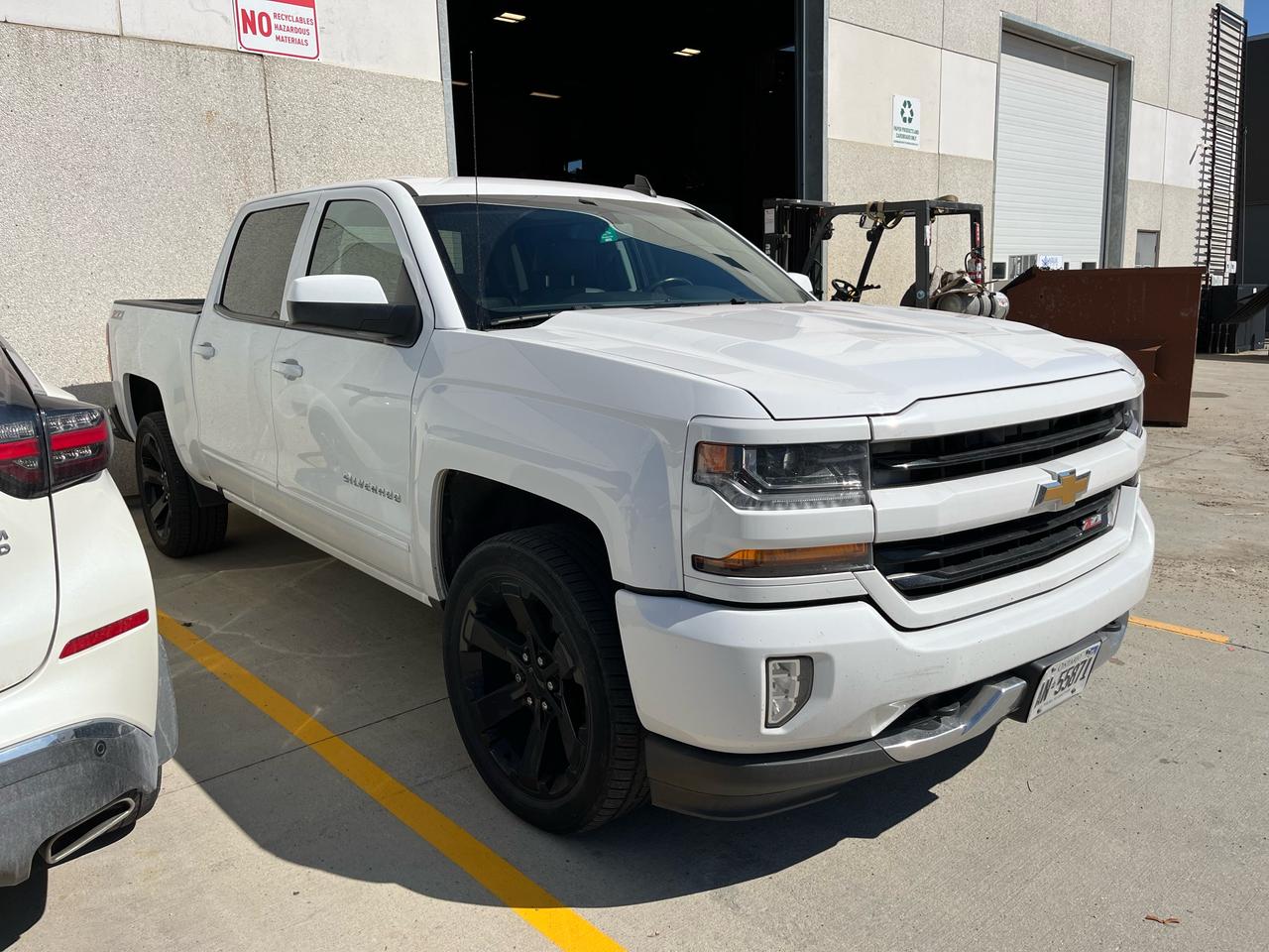 2016 Chevrolet Silverado 1500 4WD Crew Cab 143.5" LT w/2LT Photo