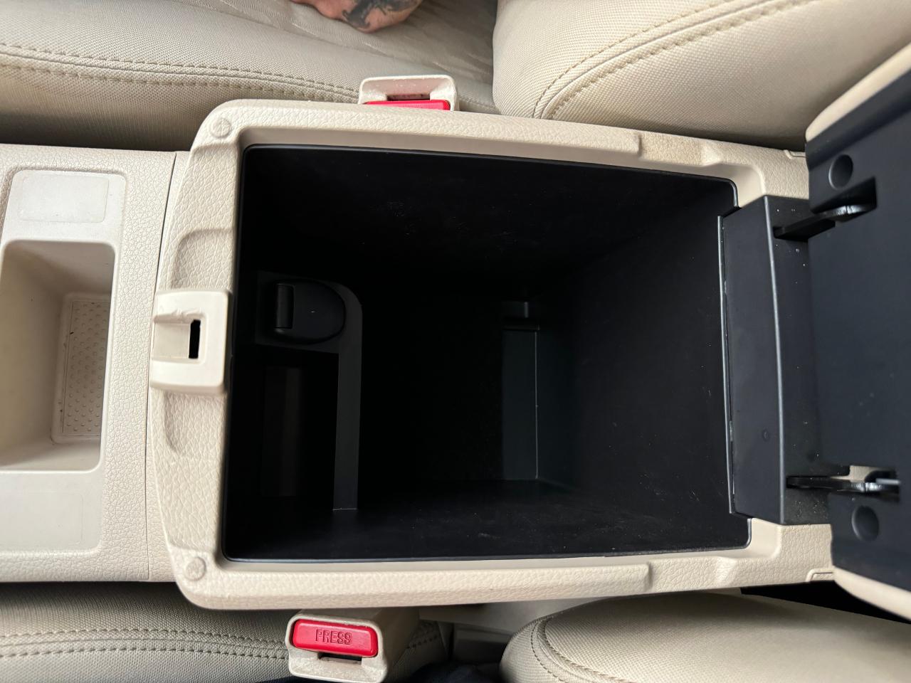 2017 Nissan Rogue SV+Camera+Heated Seats+A/C+CLEAN CARFAX - Photo #32