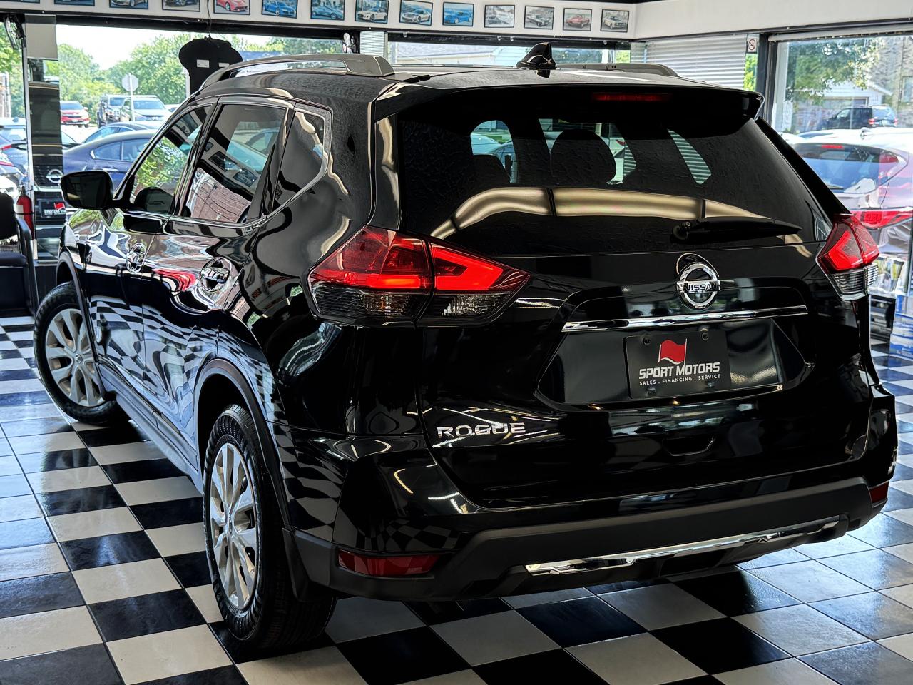 2017 Nissan Rogue SV+Camera+Heated Seats+A/C+CLEAN CARFAX - Photo #10