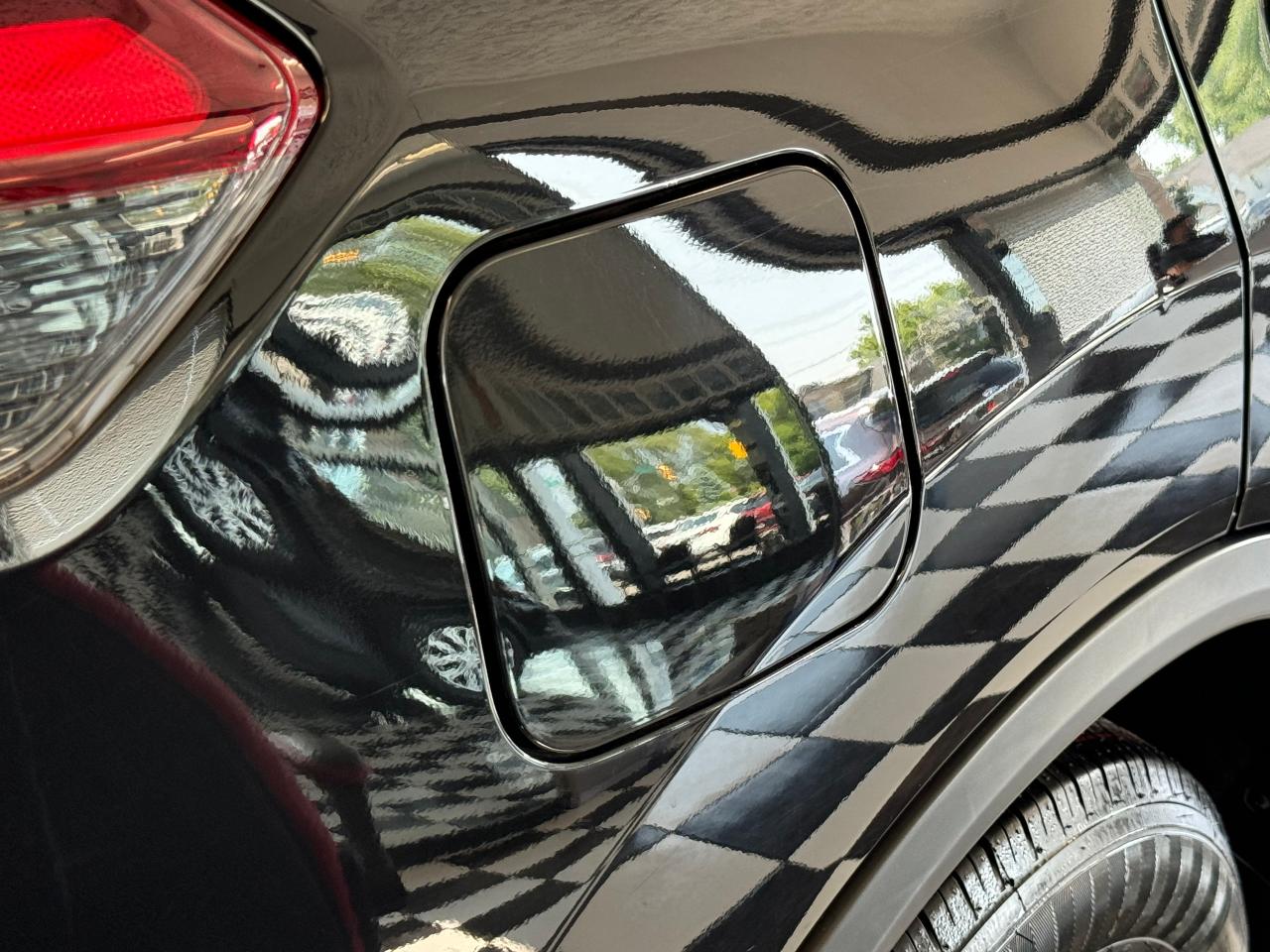 2017 Nissan Rogue SV+Camera+Heated Seats+A/C+CLEAN CARFAX - Photo #52