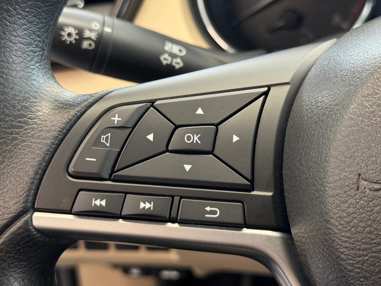 2017 Nissan Rogue SV+Camera+Heated Seats+A/C+CLEAN CARFAX Photo87