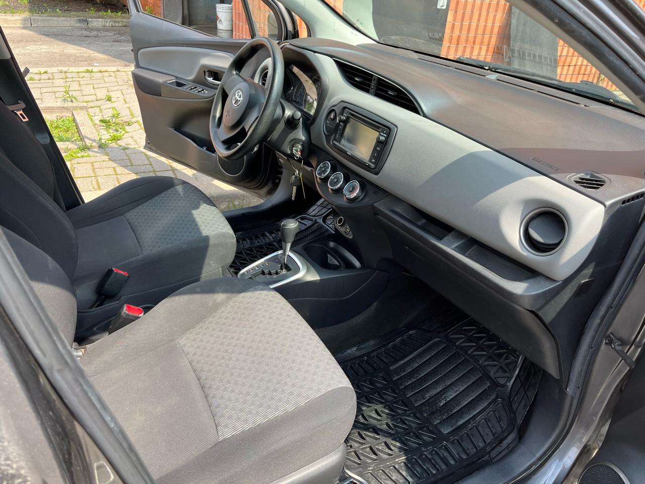 2015 Toyota Yaris 5dr HB Auto - Photo #7
