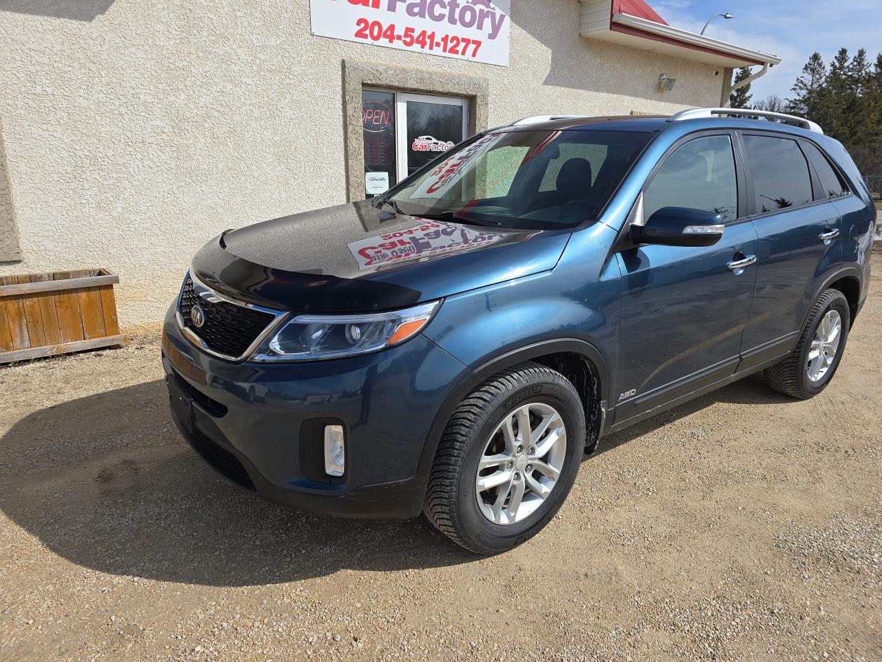 2014 Kia Sorento AWD | V-6 | Accident-Free| Low Km - Photo #2