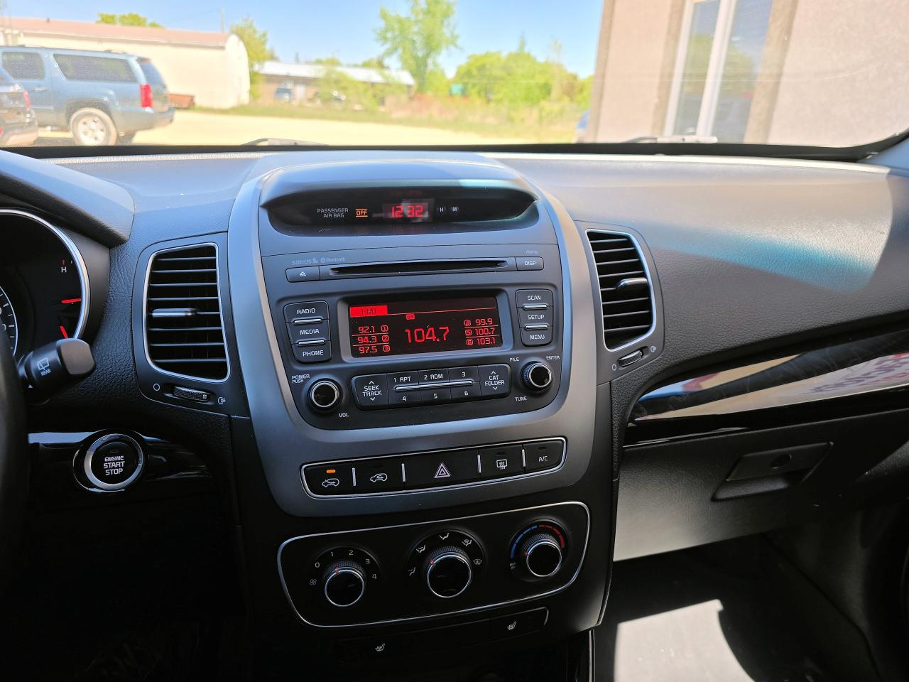 2014 Kia Sorento AWD | V-6 | Accident-Free| Low Km - Photo #14