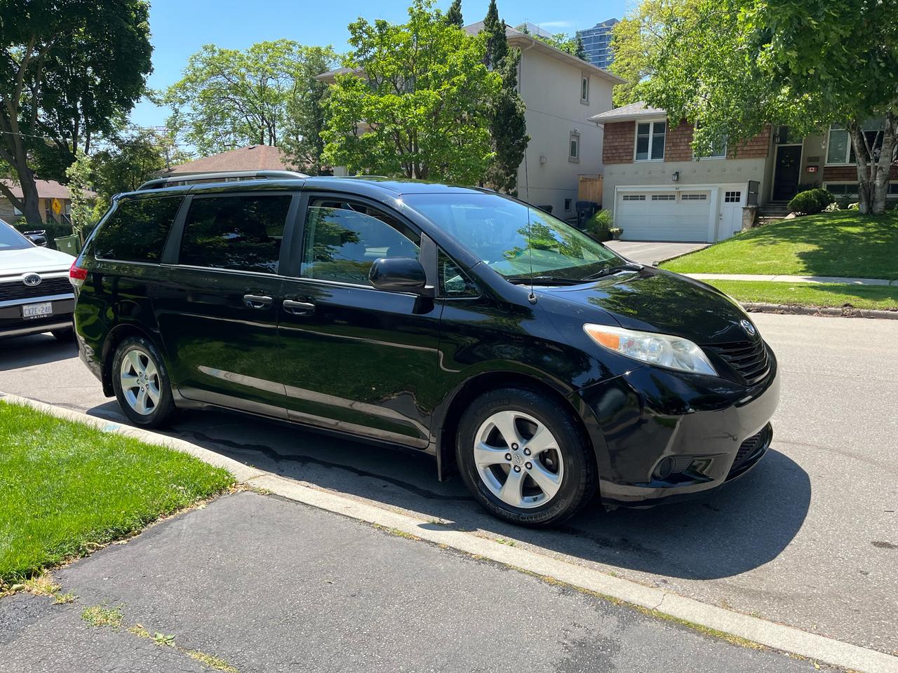 2012 Toyota Sienna CE Photo