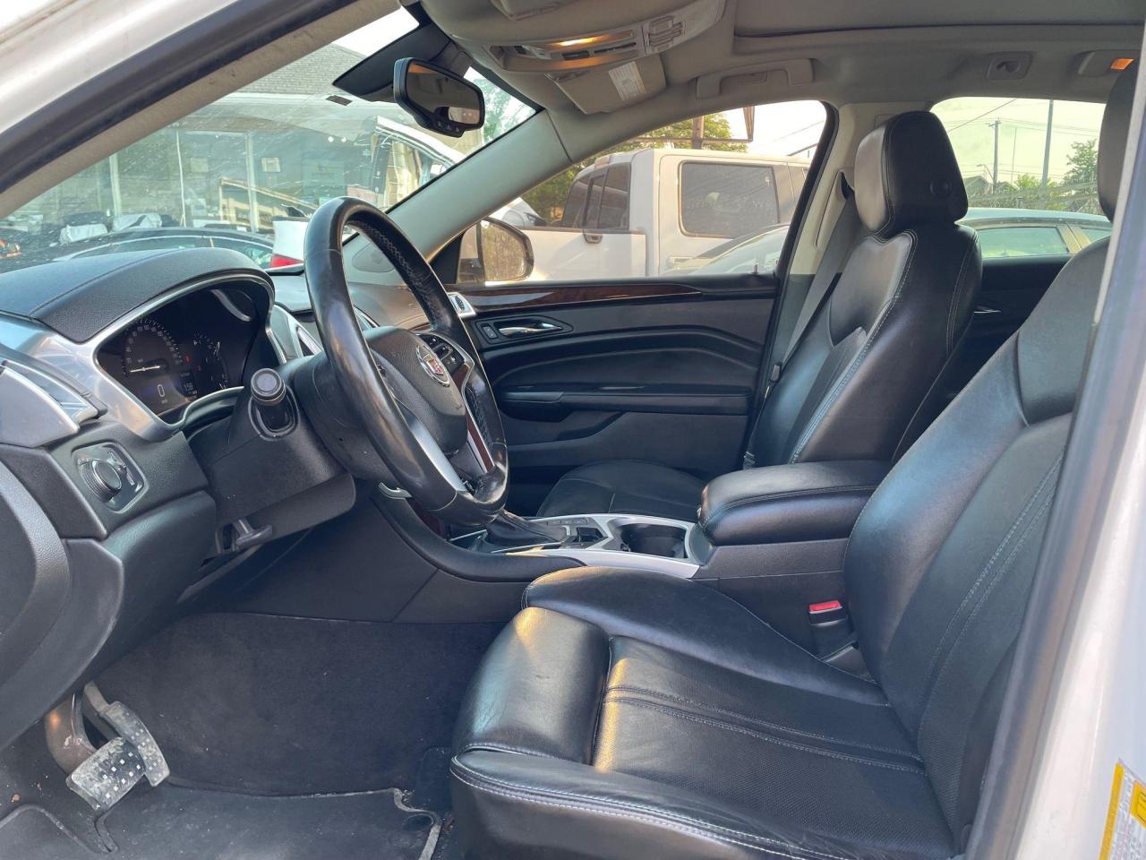 2014 Cadillac SRX Luxury *AWD, NAV, LEATHER HEATED SEATS & STEERING* - Photo #9