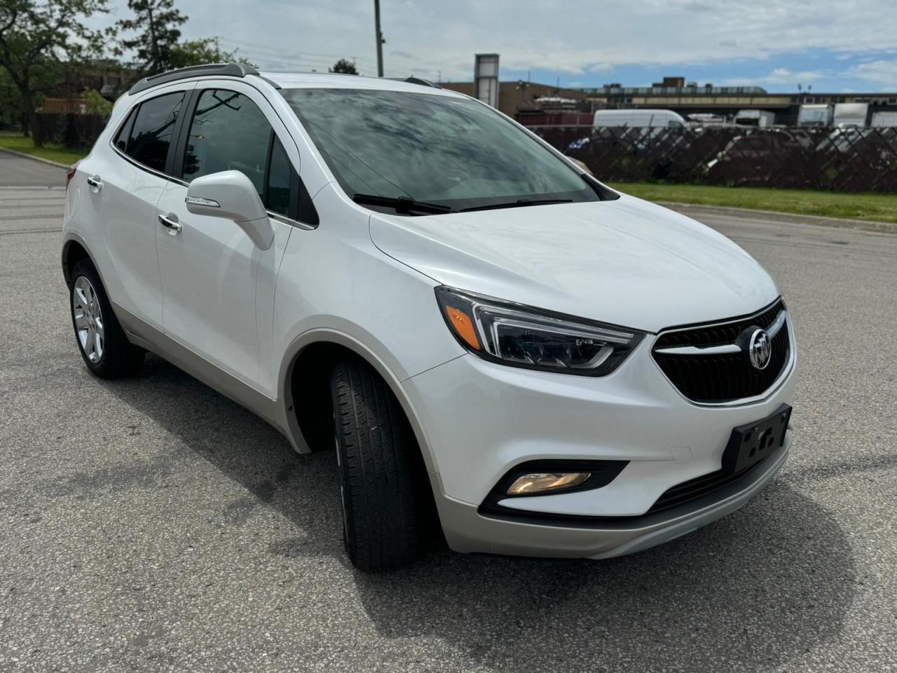 2018 Buick Encore Essence - Photo #2