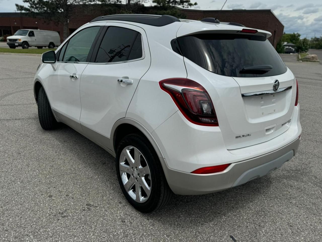 2018 Buick Encore Essence Photo3