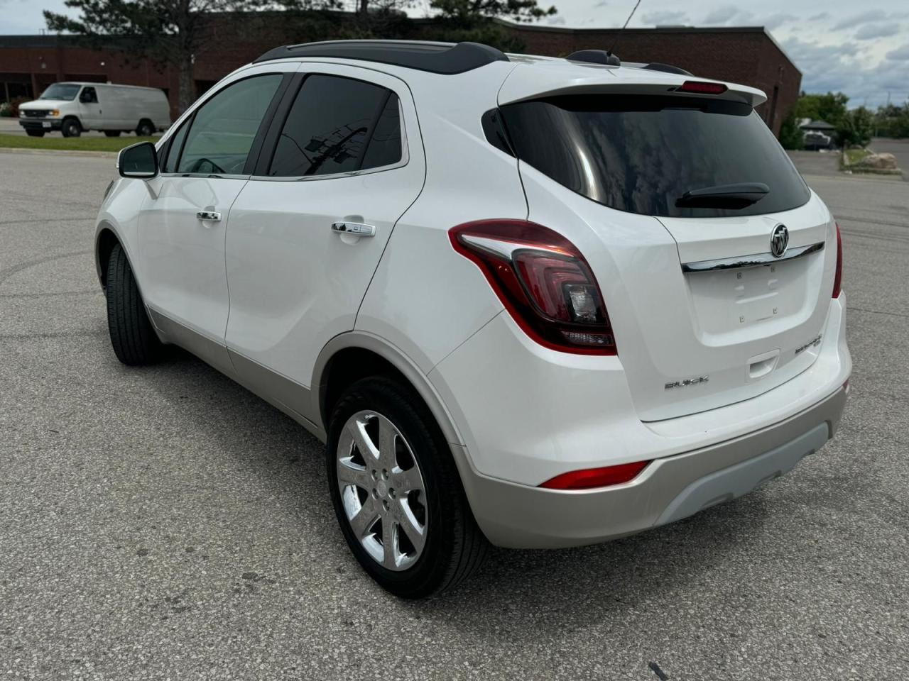 2018 Buick Encore Essence - Photo #4