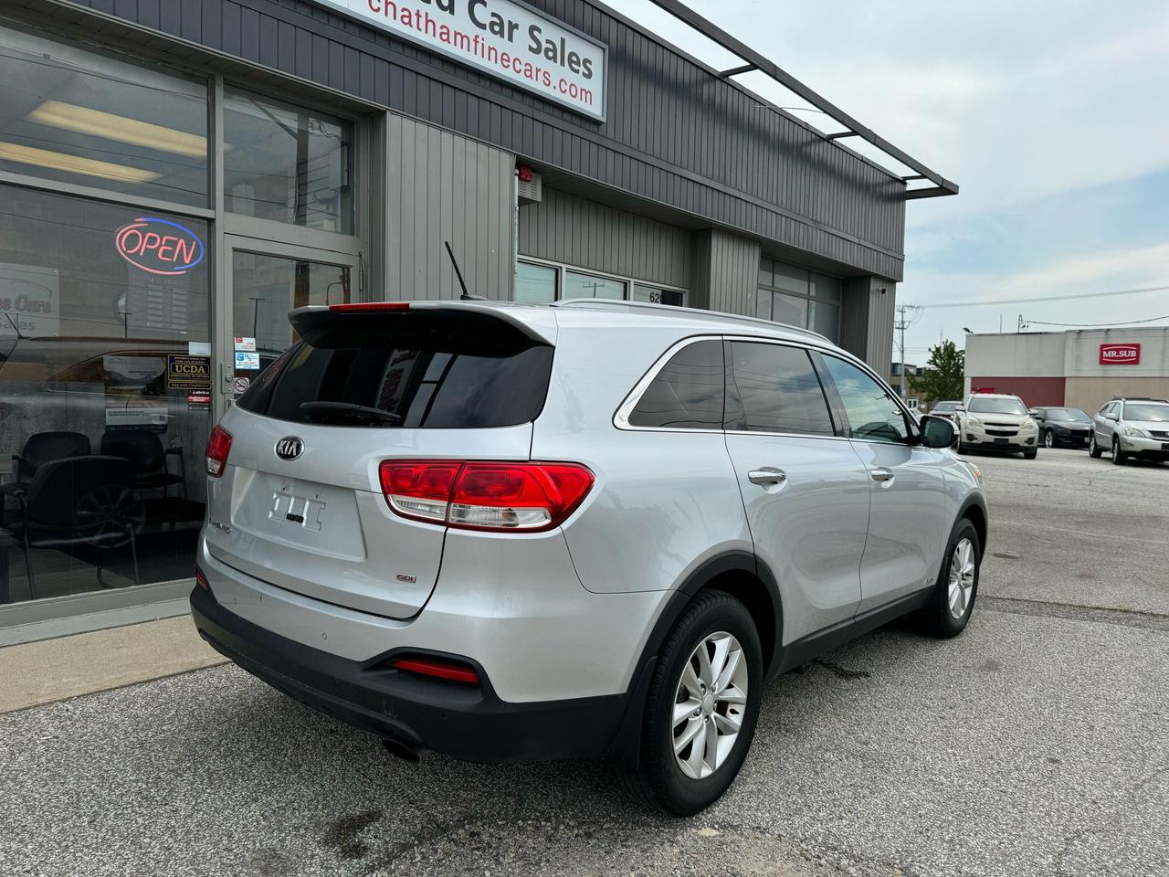 2016 Kia Sorento 2.4L LX - Photo #4