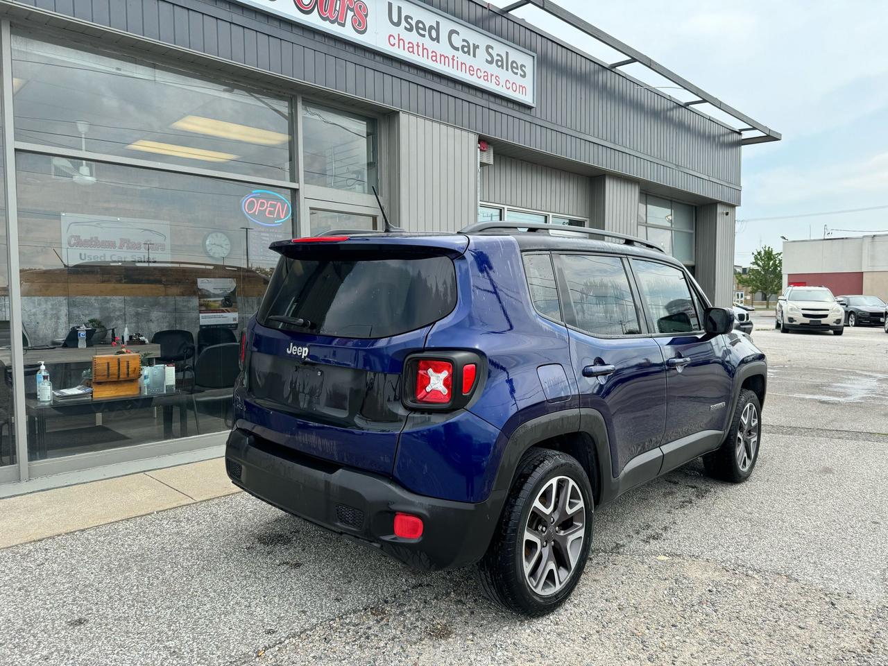 2016 Jeep Renegade North - Photo #4