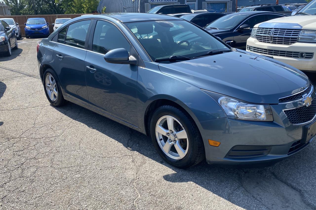 2012 Chevrolet Cruze 4dr Sdn LT Turbo+ w/1SB Photo3