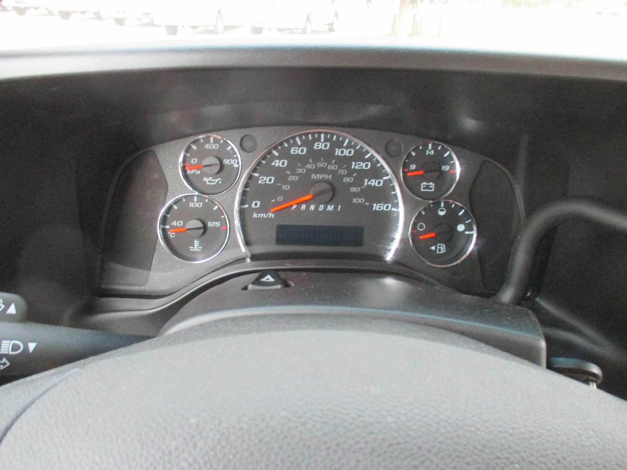 2022 GMC Savana Cargo Van RWD 2500 135" - Photo #10