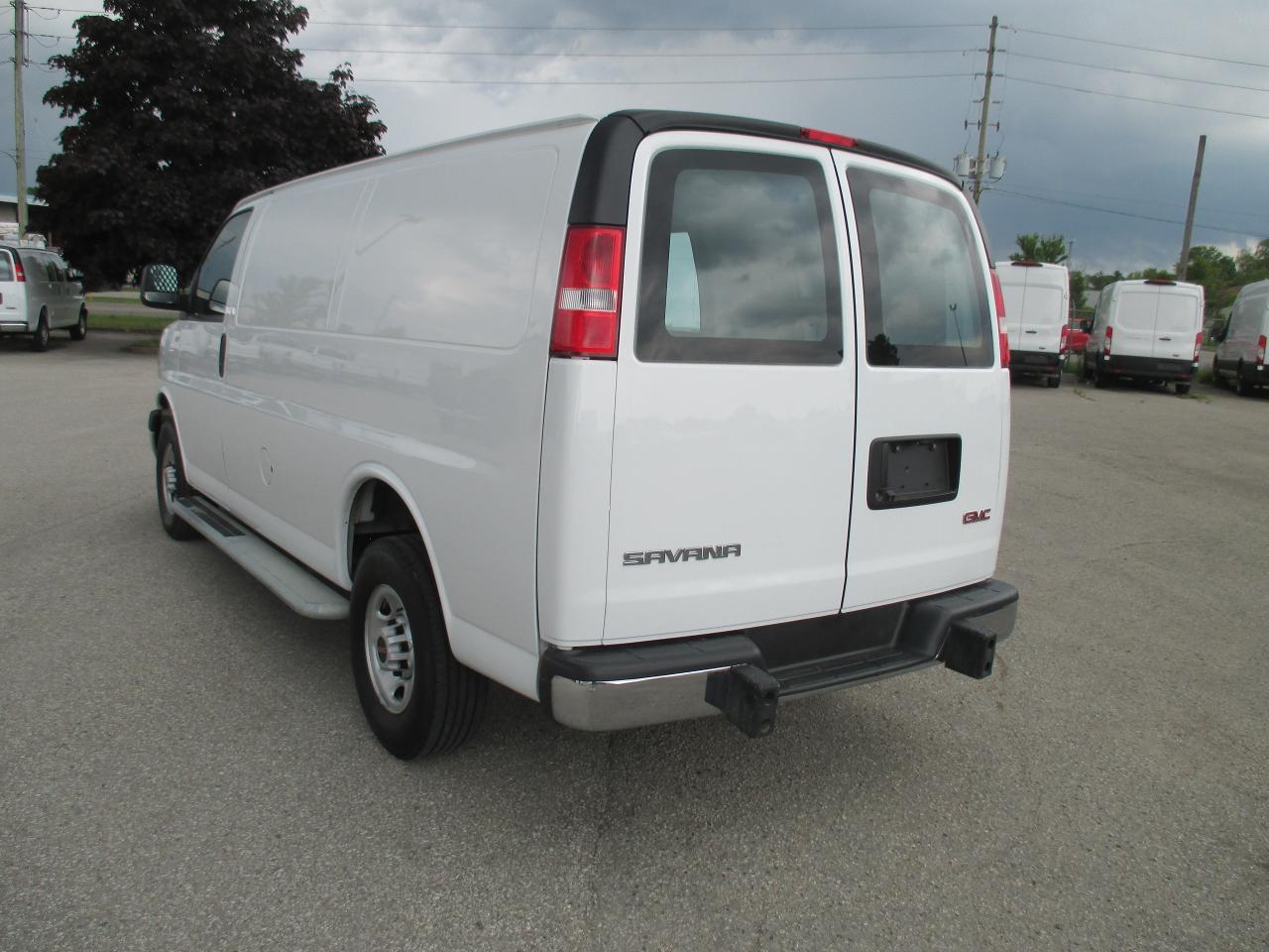 2022 GMC Savana Cargo Van RWD 2500 135" - Photo #6