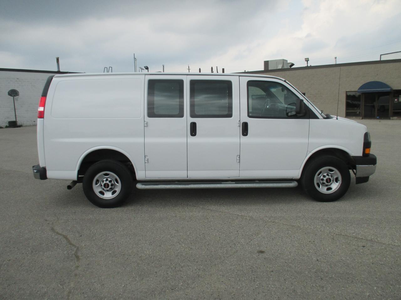 2022 GMC Savana Cargo Van RWD 2500 135" - Photo #3