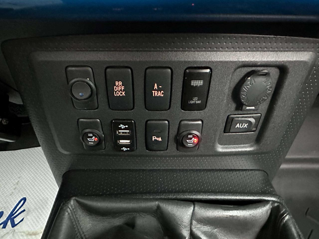 2007 Toyota FJ Cruiser 4WD 4dr Manual - Photo #19